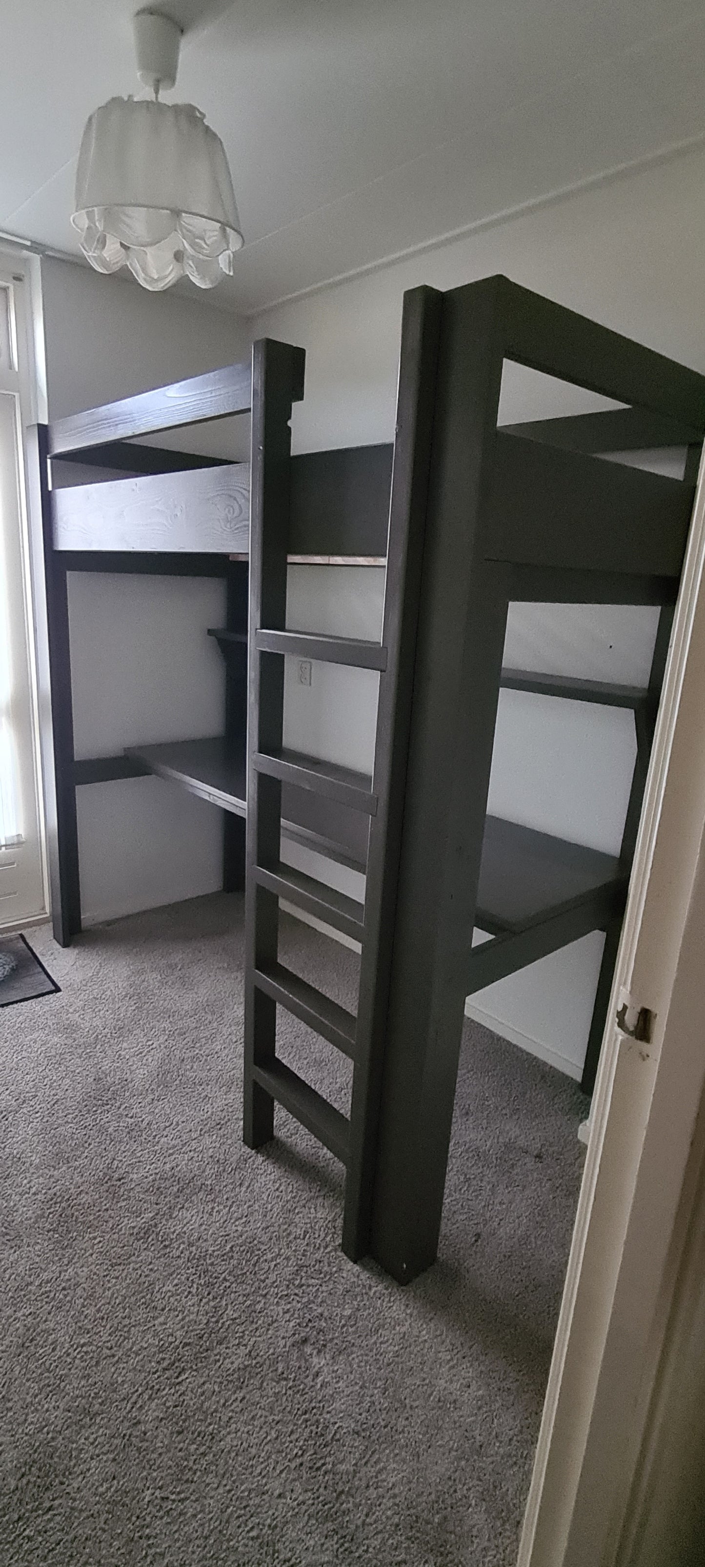 1 pers. Hoogslaper met bureau & boekenplank