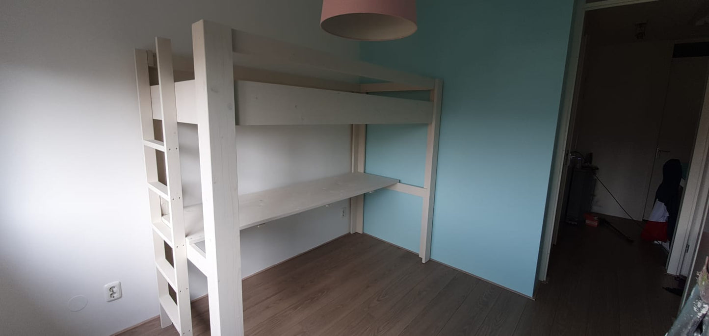 1 pers. Hoogslaper met bureau & boekenplank